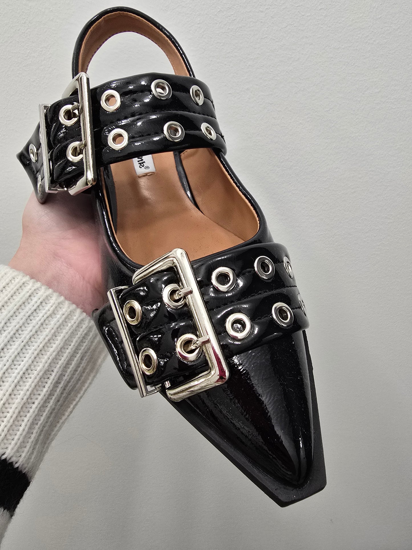 Rivets Black Shoe