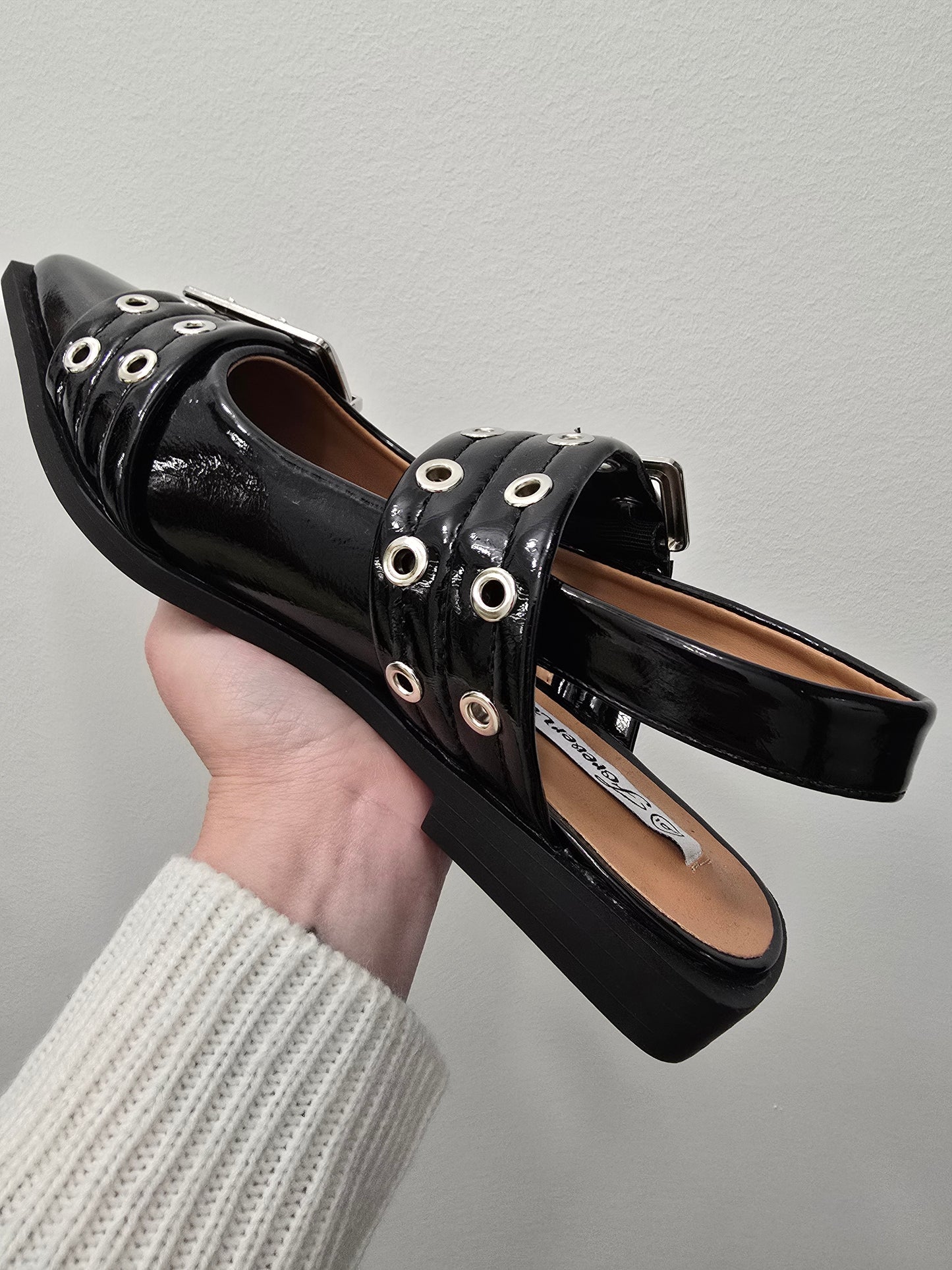 Rivets Black Shoe