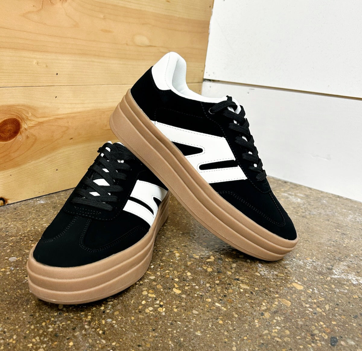 Topping Blk/Wht Sneaker